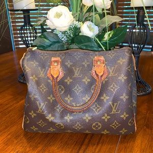 Authentic Louis Vuitton speedy 25